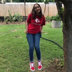 Meet your Posher, Ana